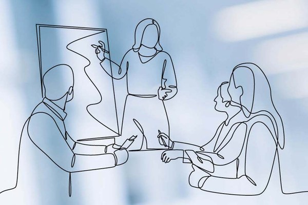 Strichillustration mit Referentin, die Seminarteilnehmenden am White board etwas erklärt