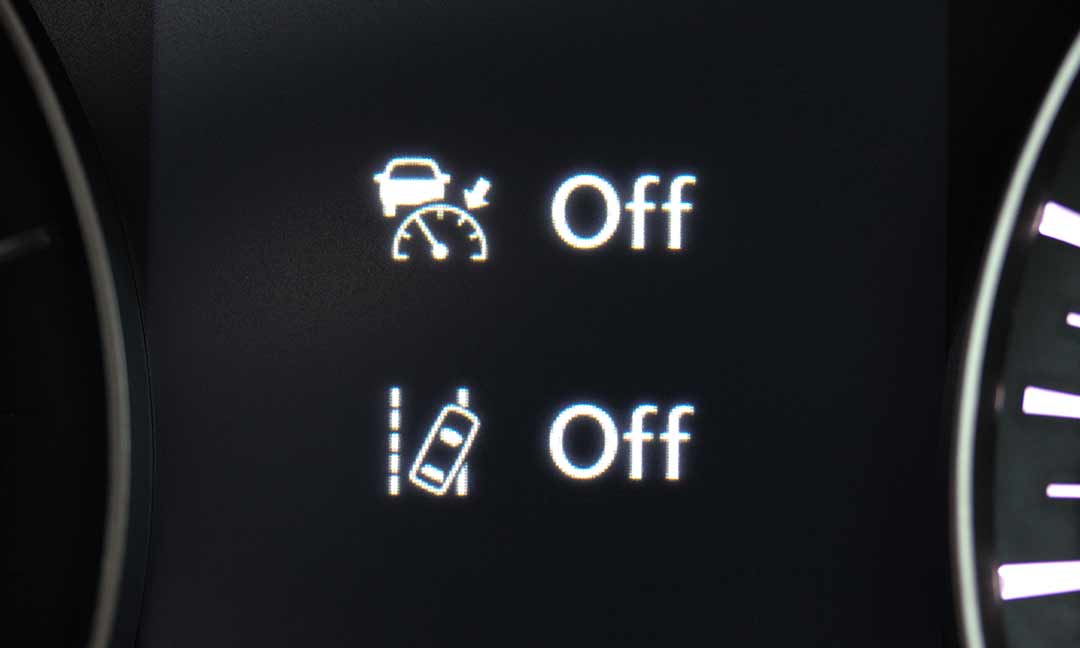 Anzeige in Kombiinstrument über abgeschaltete Assistenzsysteme