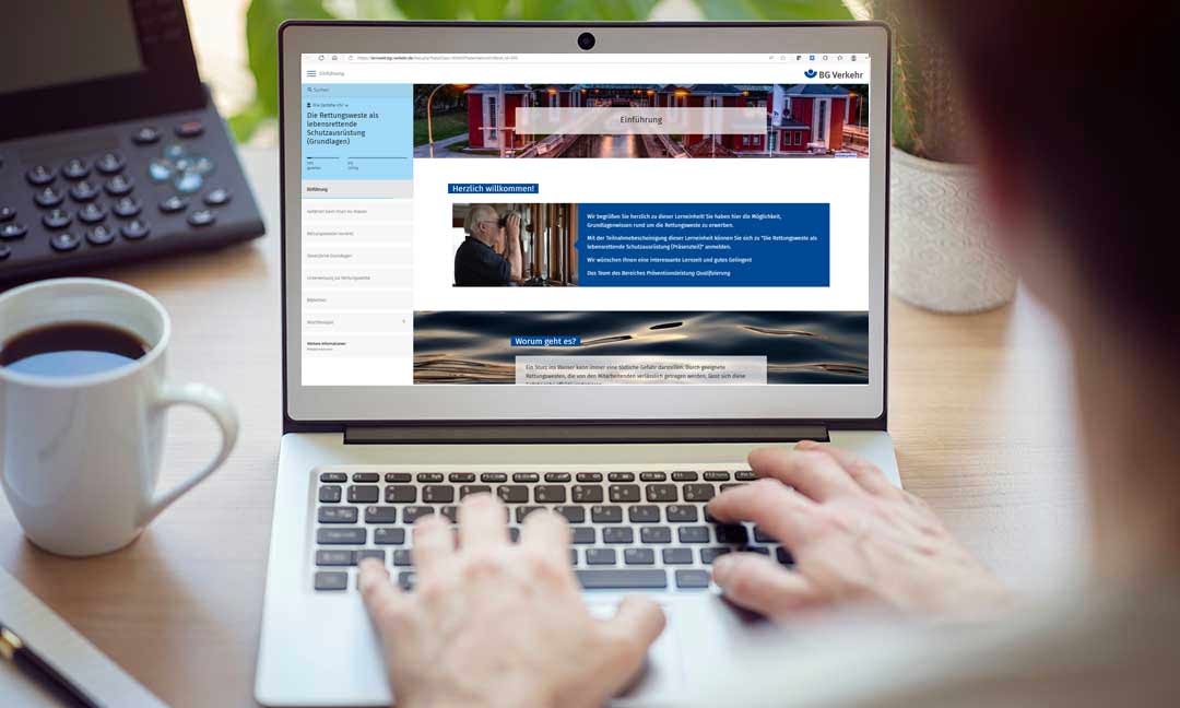 Notebookbildschirm mit Seminar